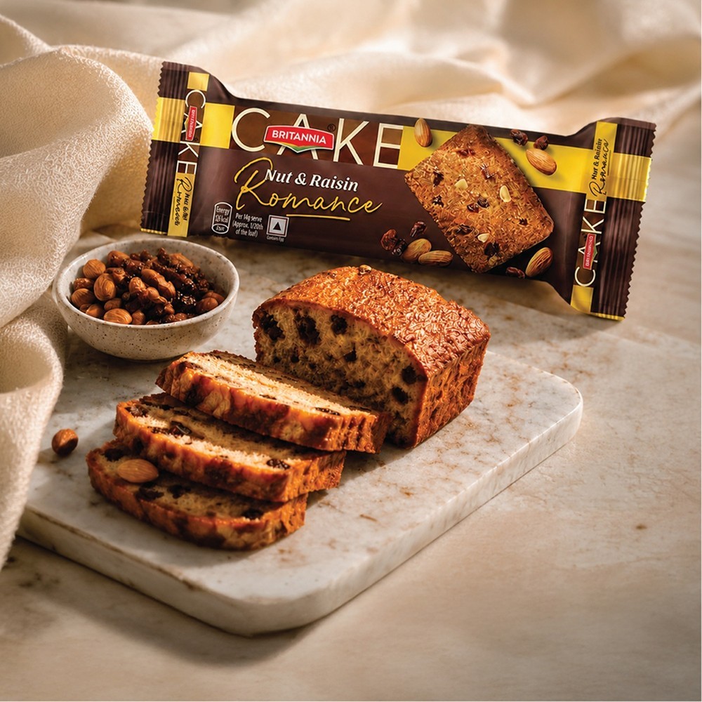 Britannia Nut & Raisin Romance Slice Cake