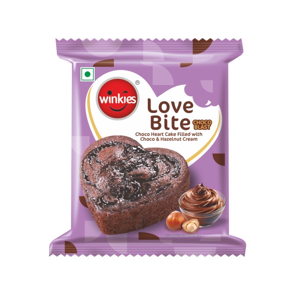 Winkies Love Bite Chocolate & Hazelnut Heart Filled Cake